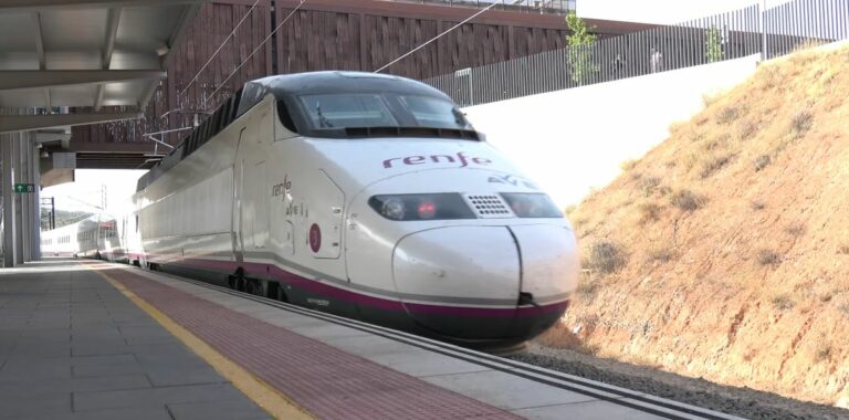 Train travel in Spain from France with Renfe