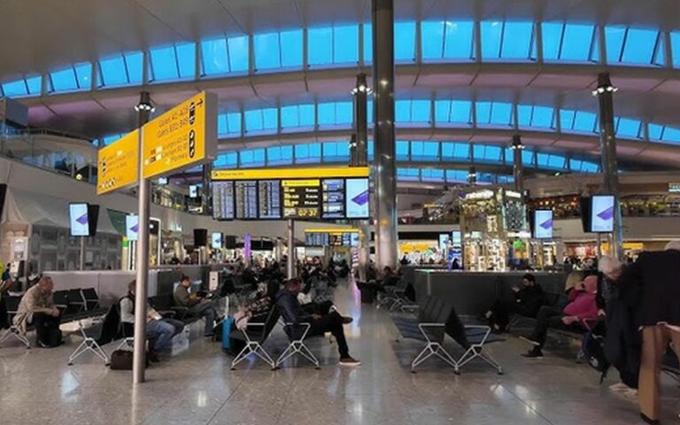 Heathrow airport smoking area : locations and regulations for travelers