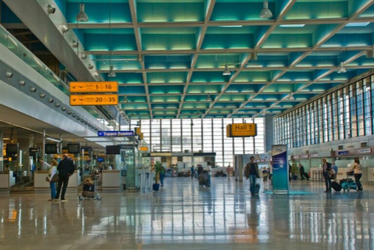Smoking area at Marseille airport : a comprehensive guide to location and amenities